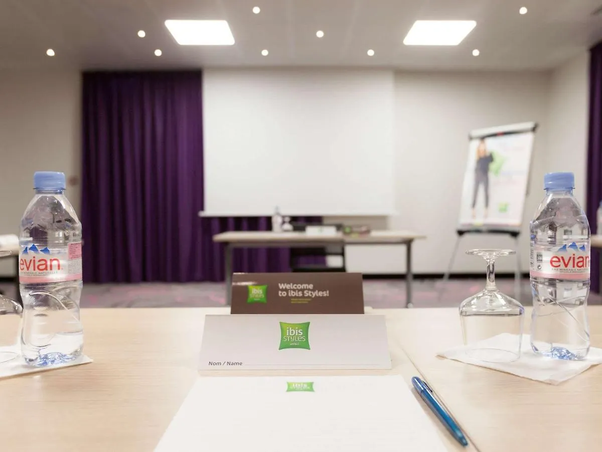 Ibis Styles Romans-Valence Gare Tgv Alixan 3*,  Francia