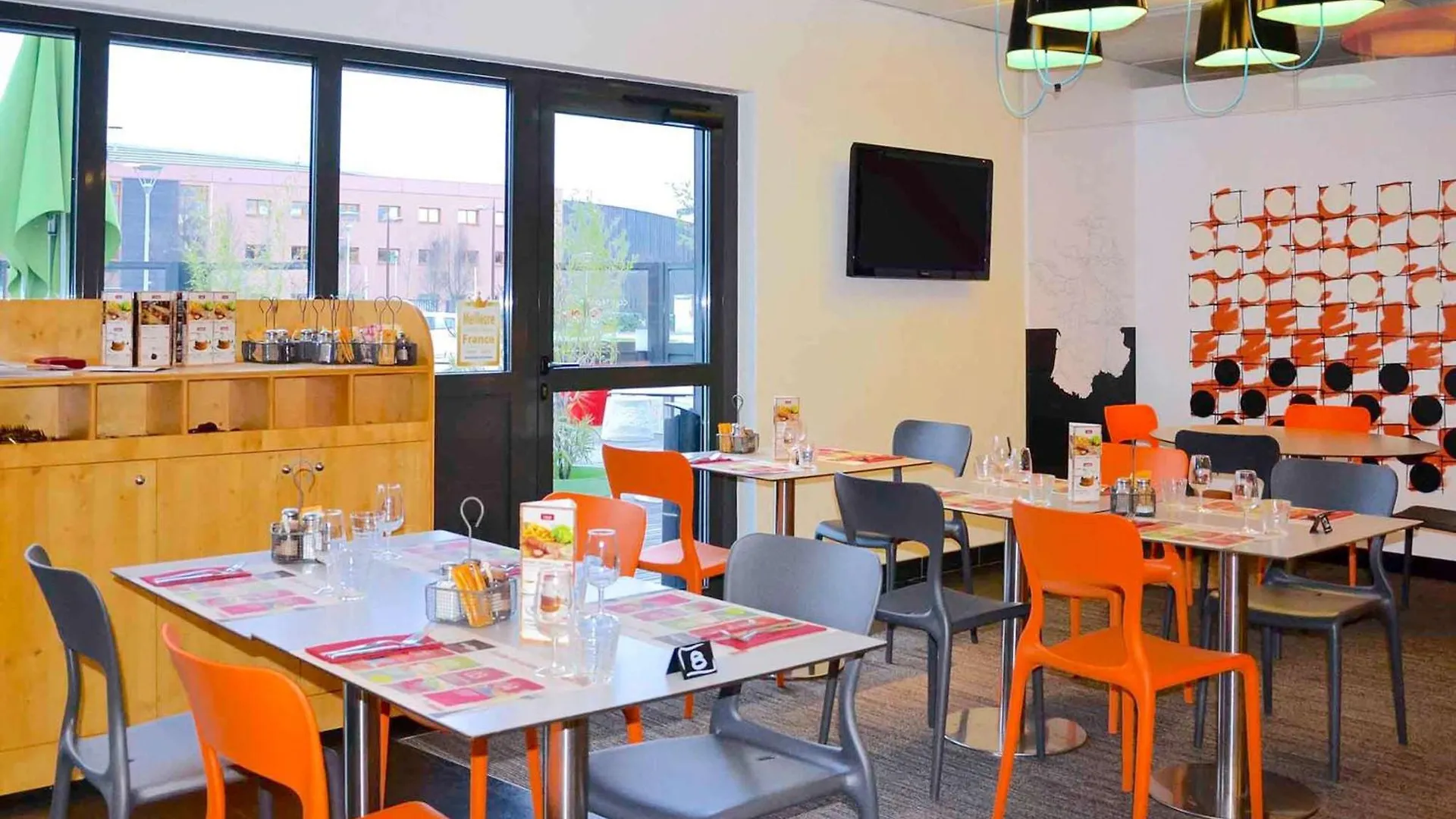 Ibis Styles Romans-Valence Gare Tgv Alixan Francia