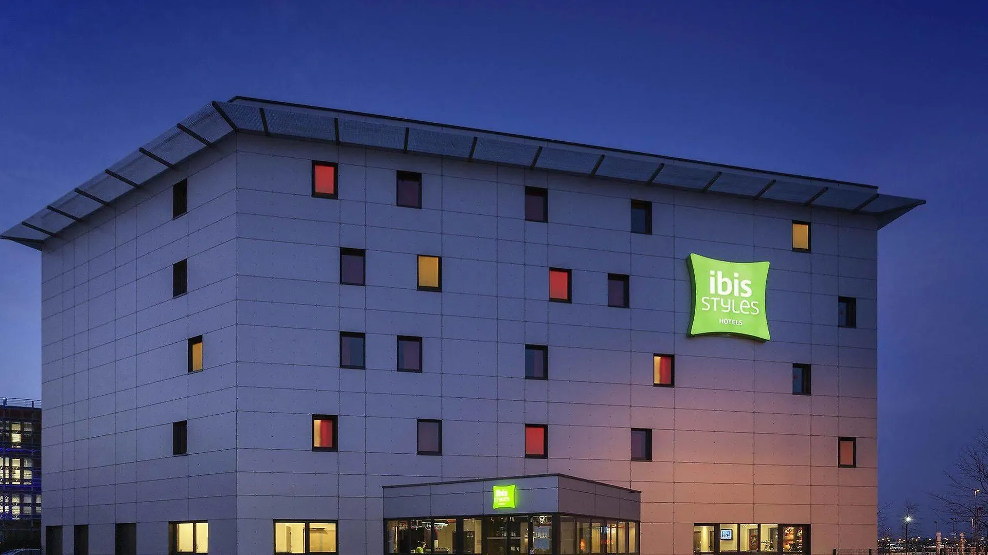 Ibis Styles Romans-Valence Gare Tgv Alixan Hotel