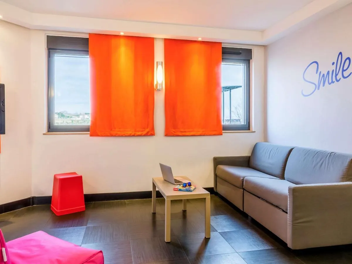 Ibis Styles Romans-Valence Gare Tgv Alixan 3*,